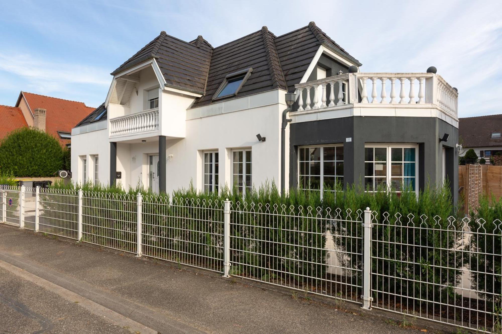 Gites Spa Strasbourg - Villa Ours - Spa Prive, Sauna, Borne D'Arcade, Babyfoot Ittenheim 외부 사진