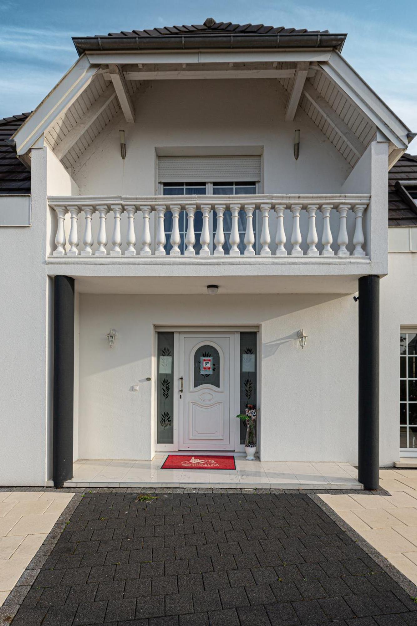 Gites Spa Strasbourg - Villa Ours - Spa Prive, Sauna, Borne D'Arcade, Babyfoot Ittenheim 외부 사진