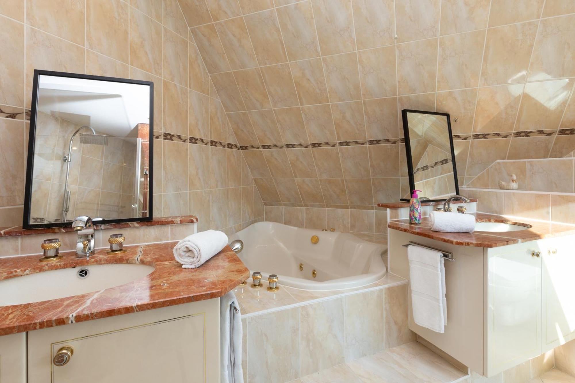 Gites Spa Strasbourg - Villa Ours - Spa Prive, Sauna, Borne D'Arcade, Babyfoot Ittenheim 외부 사진