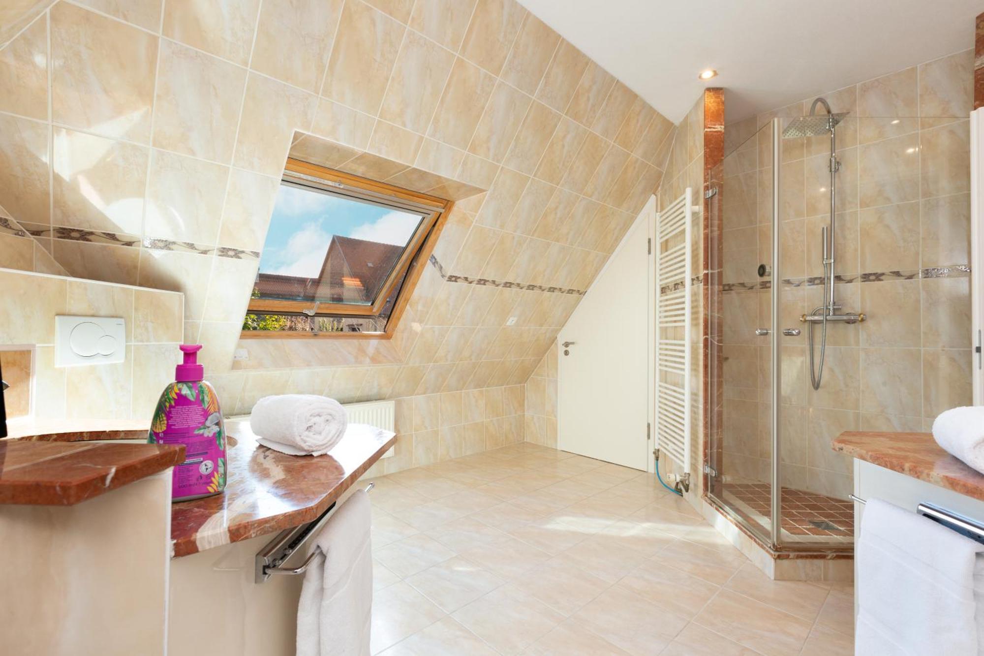 Gites Spa Strasbourg - Villa Ours - Spa Prive, Sauna, Borne D'Arcade, Babyfoot Ittenheim 외부 사진